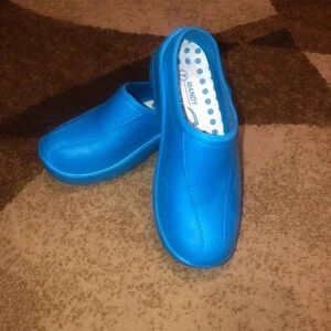 Mandy clogs by delta uniforms